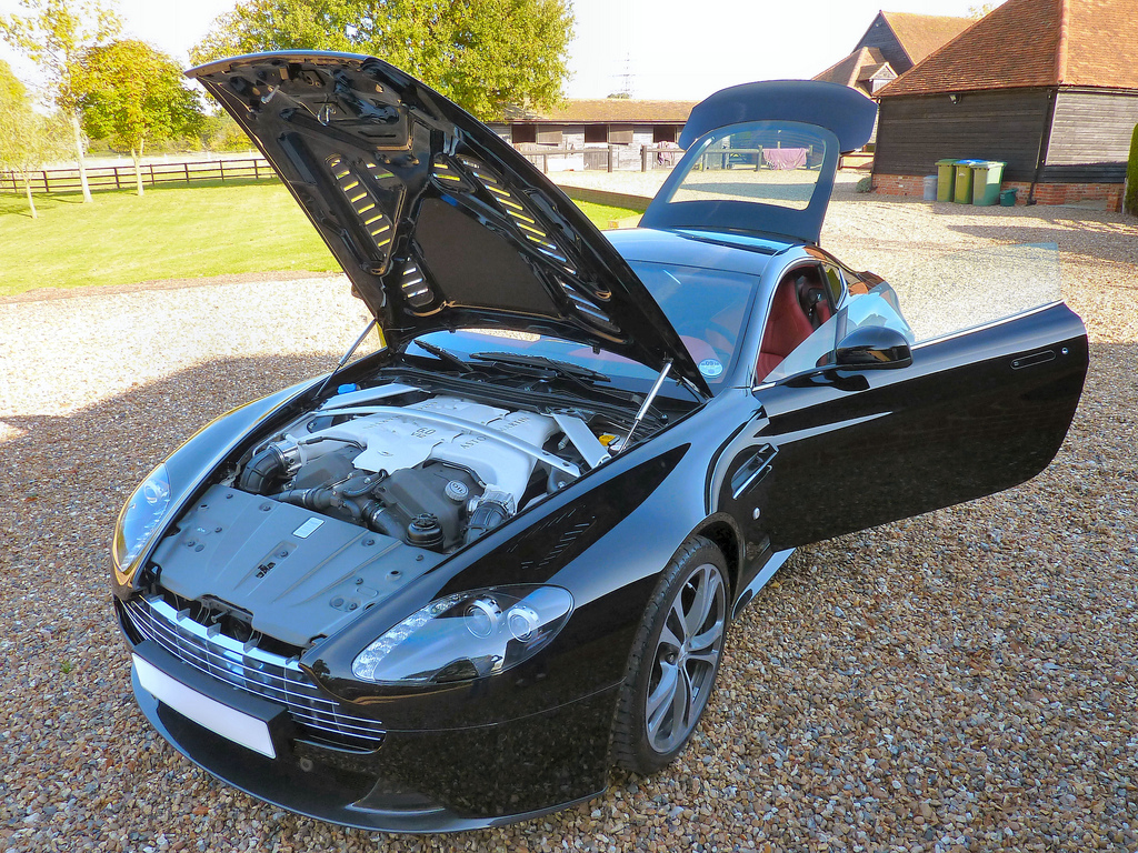 Aston V12 vantage engine picture